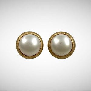 Jewelry Earrings TRIFARI Crown Goldtone Faux Pearl Round Shape Clip On Earrings!